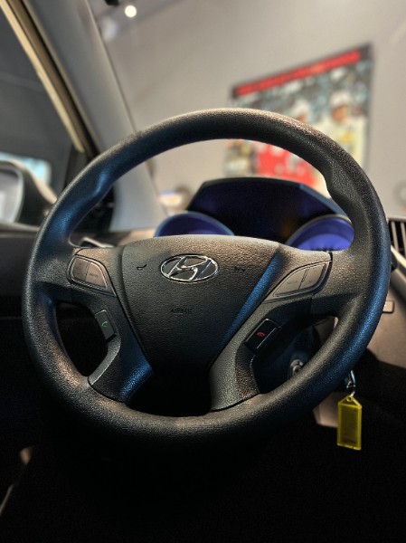 HYUNDAI HB20 1.6 COMFORT 2013/2013 JM AUTOMÓVEIS VENÂNCIO AIRES / Carros no Vale