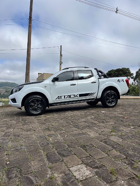 NISSAN FRONTIER 2.3 16V TURBO DIESEL ATTACK CD 4X4 AUTOMÁTICO 2020/2020 BOSCO AUTOMÓVEIS GUAPORÉ / Carros no Vale
