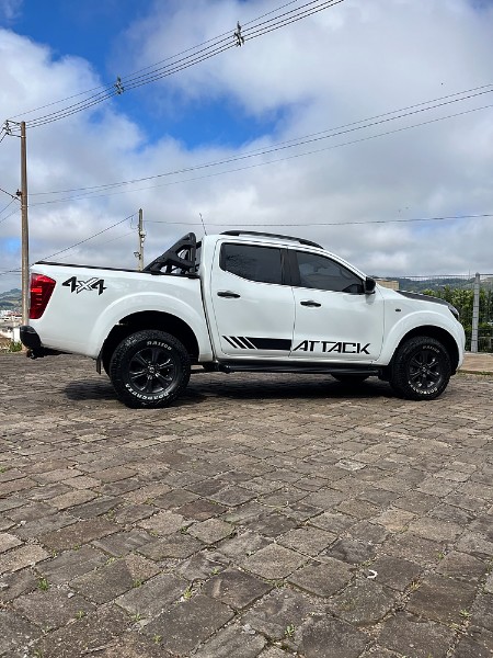 NISSAN FRONTIER 2.3 16V TURBO DIESEL ATTACK CD 4X4 AUTOMÁTICO 2020/2020 BOSCO AUTOMÓVEIS GUAPORÉ / Carros no Vale