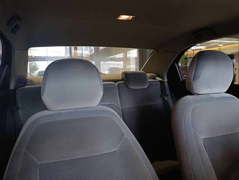 Chevrolet Cobalt 1.8 Ltz 8v Econoflex 2014/2015 SIM VEÍCULOS PORTO ALEGRE / Carros no Vale