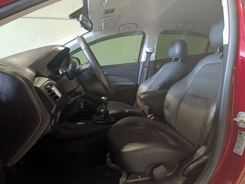 Chevrolet Onix 1 4 Ltz 2016/2017 SIM VEÍCULOS PORTO ALEGRE / Carros no Vale