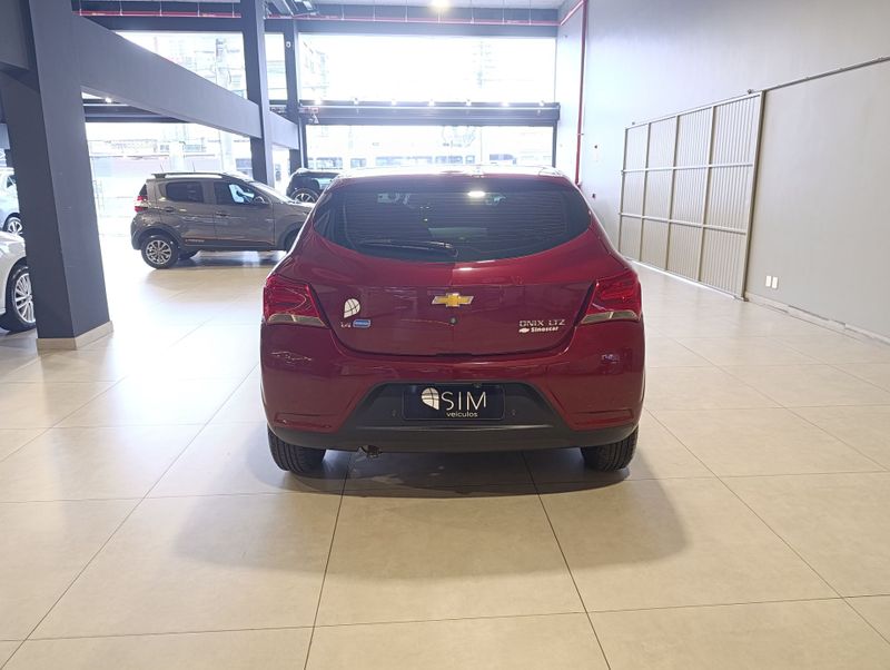 Chevrolet Onix 1 4 Ltz 2016/2017 SIM VEÍCULOS PORTO ALEGRE / Carros no Vale