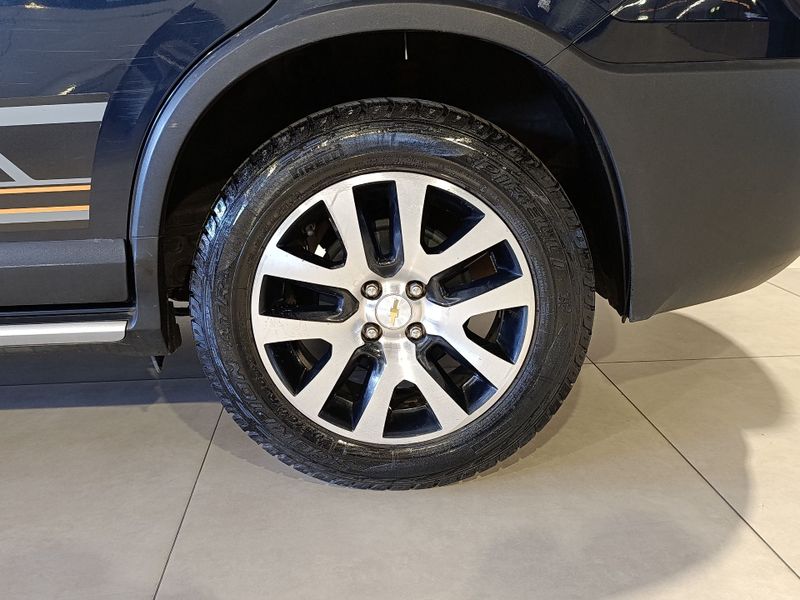 Chevrolet Spin 1.8 Activ 8v 2017/2018 SIM VEÍCULOS PORTO ALEGRE / Carros no Vale