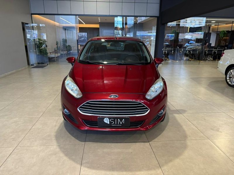 Ford Fiesta 1.6 Se Hatch 16v 2014/2014 SIM VEÍCULOS PORTO ALEGRE / Carros no Vale