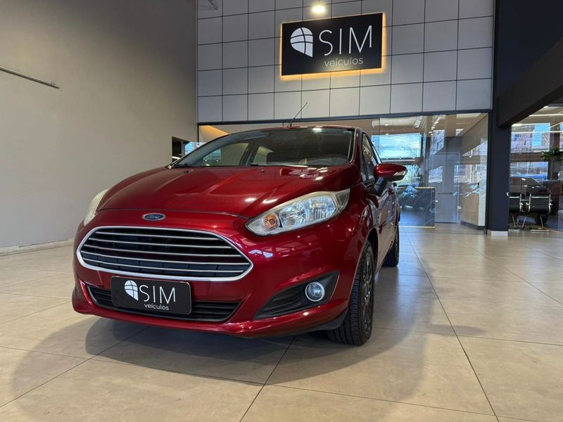 Ford Fiesta 1.6 Se Hatch 16v 2014/2014 SIM VEÍCULOS PORTO ALEGRE / Carros no Vale