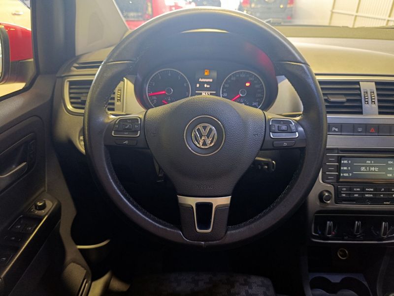 Volkswagen Fox Comfortline 1.6 2015/2015 SIM VEÍCULOS PORTO ALEGRE / Carros no Vale