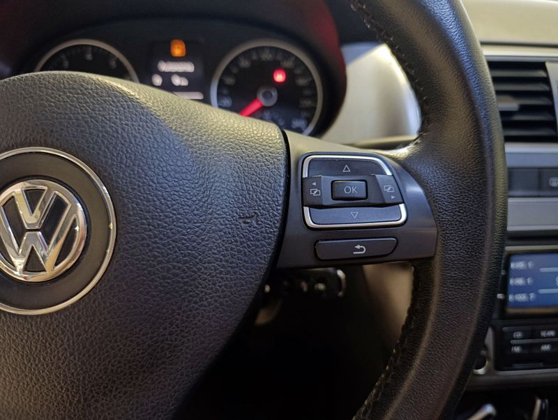 Volkswagen Fox Comfortline 1.6 2015/2015 SIM VEÍCULOS PORTO ALEGRE / Carros no Vale