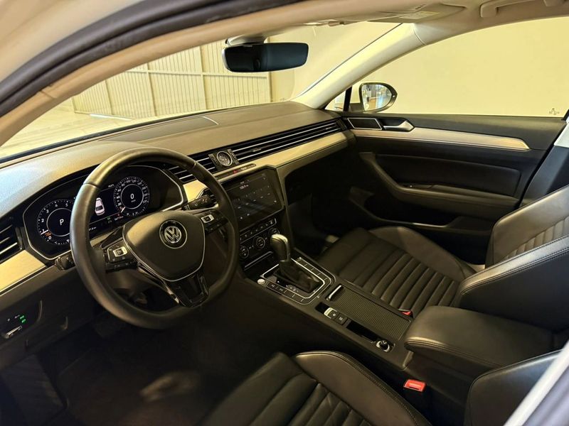 Volkswagen Passat Highline 2.0 Tsi 2018/2018 SIM VEÍCULOS PORTO ALEGRE / Carros no Vale