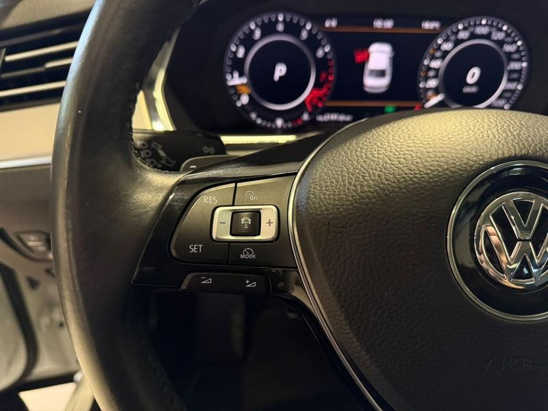 Volkswagen Passat Highline 2.0 Tsi 2018/2018 SIM VEÍCULOS PORTO ALEGRE / Carros no Vale