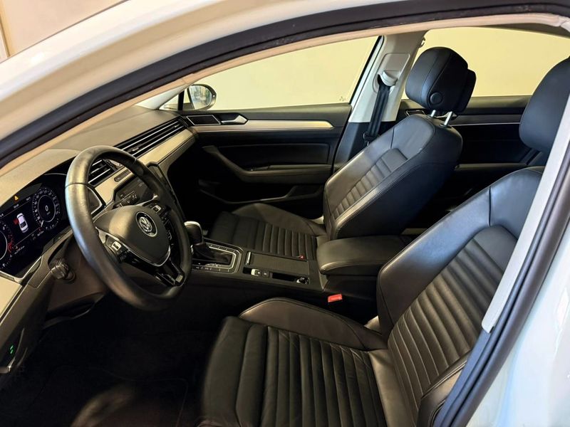 Volkswagen Passat Highline 2.0 Tsi 2018/2018 SIM VEÍCULOS PORTO ALEGRE / Carros no Vale