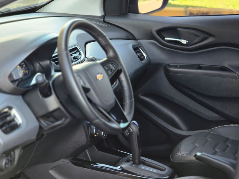 CHEVROLET ONIX HATCH LTZ 1.4 8V FlexPower 2019/2019 AUTO NÍVEL VEÍCULOS SANTA CRUZ DO SUL / Carros no Vale