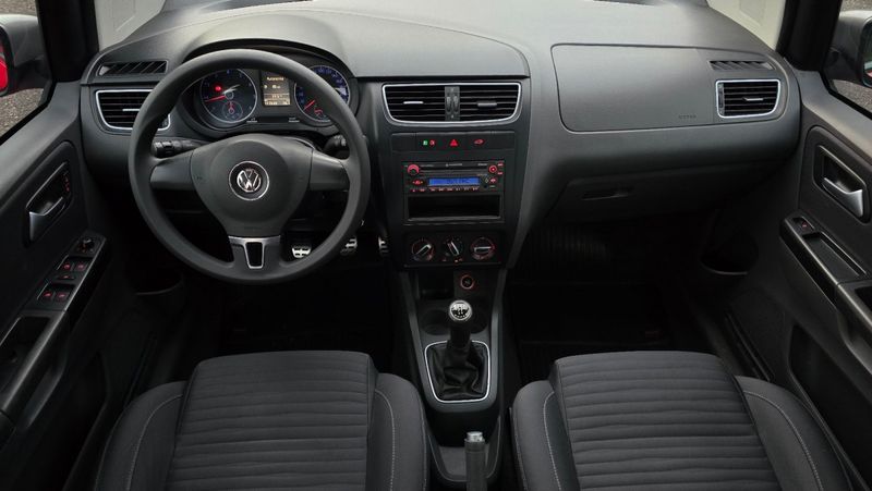VOLKSWAGEN CROSSFOX 1.6 Mi Total 8V 2011/2011 AUTO NÍVEL VEÍCULOS SANTA CRUZ DO SUL / Carros no Vale