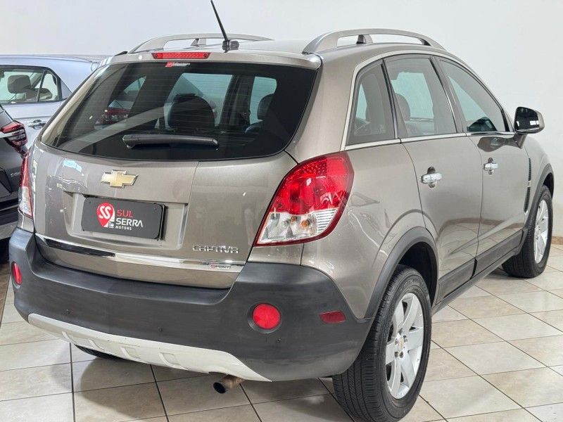 CHEVROLET CAPTIVA 2.4 FWD SPORT 16V 2012/2013 SUL SERRA MOTORS CAXIAS DO SUL / Carros no Vale