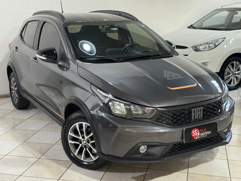 FIAT ARGO 1.3 V8 TREKKING 2023/2023 SUL SERRA MOTORS CAXIAS DO SUL / Carros no Vale
