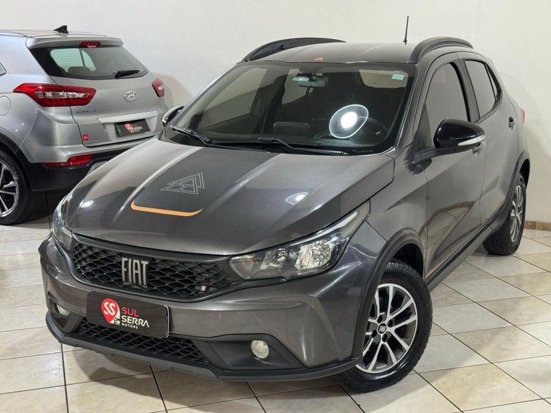 FIAT ARGO 1.3 V8 TREKKING 2023/2023 SUL SERRA MOTORS CAXIAS DO SUL / Carros no Vale