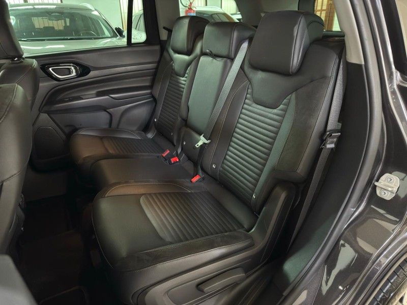 JEEP COMMANDER 1.3 LIMITED T270 16V 4X2 TURBO 2023/2024 SUL SERRA MOTORS CAXIAS DO SUL / Carros no Vale JEEP COMMANDER 1.3 LIMITED T270 16V 4X2 TURBO 2023/2024 SUL SERRA MOTORS CAXIAS DO SUL / Carros no Vale