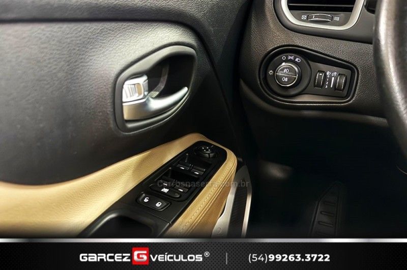 JEEP RENEGADE 1.8 16V LONGITUDE 2021/2021 GARCEZ VEÍCULOS BENTO GONÇALVES / Carros no Vale