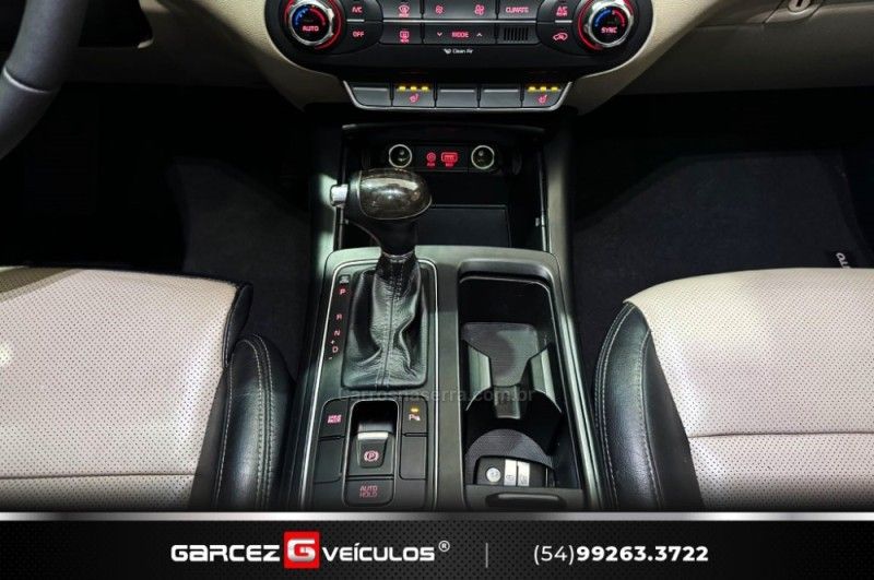 KIA SORENTO 3.3 EX V6 24V 7 LUGARES 2015/2016 GARCEZ VEÍCULOS BENTO GONÇALVES / Carros no Vale