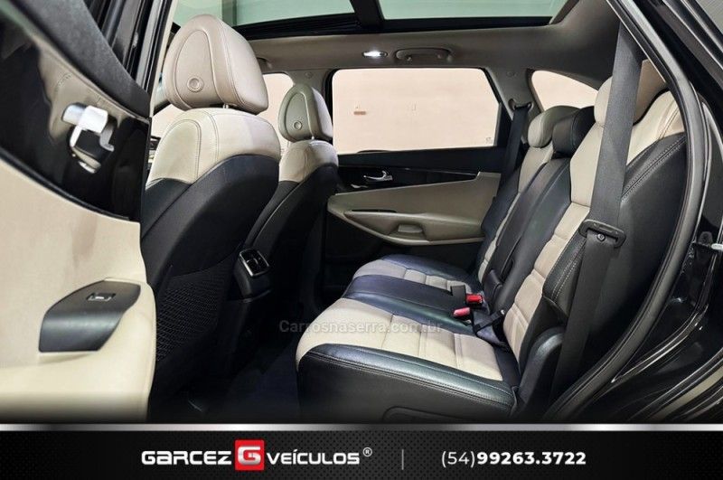 KIA SORENTO 3.3 EX V6 24V 7 LUGARES 2015/2016 GARCEZ VEÍCULOS BENTO GONÇALVES / Carros no Vale