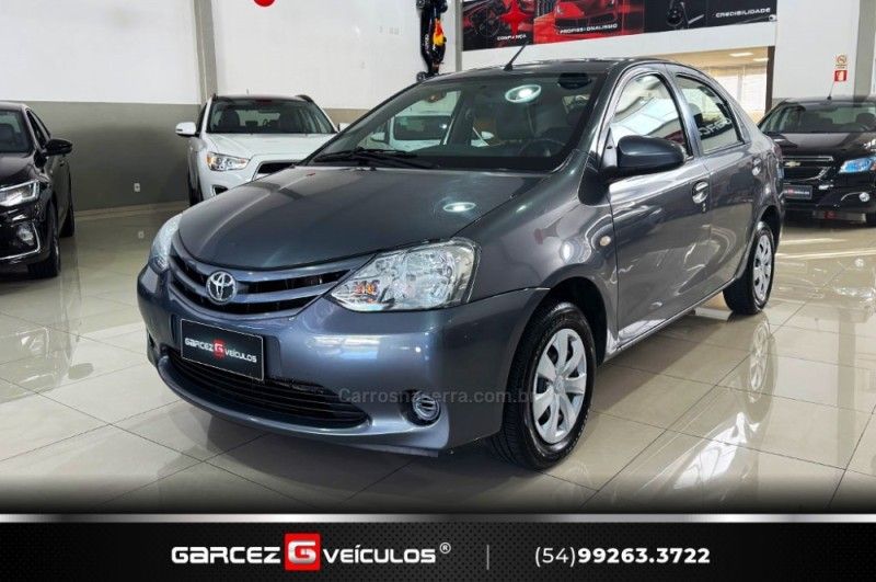 TOYOTA ETIOS 1.5 XS SEDAN 16V 2016/2016 GARCEZ VEÍCULOS BENTO GONÇALVES / Carros no Vale