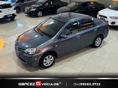 TOYOTA ETIOS 1.5 XS SEDAN 16V 2016/2016 GARCEZ VEÍCULOS BENTO GONÇALVES / Carros no Vale