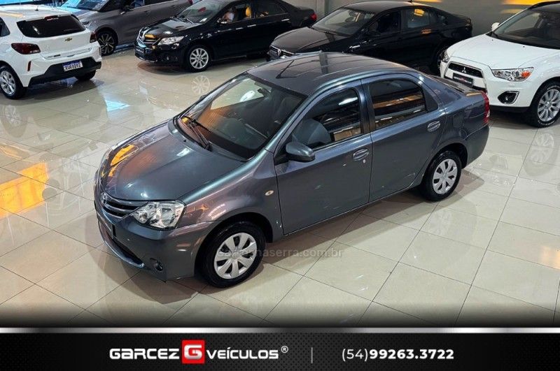 TOYOTA ETIOS 1.5 XS SEDAN 16V 2016/2016 GARCEZ VEÍCULOS BENTO GONÇALVES / Carros no Vale