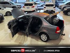 TOYOTA ETIOS 1.5 XS SEDAN 16V 2016/2016 GARCEZ VEÍCULOS BENTO GONÇALVES / Carros no Vale