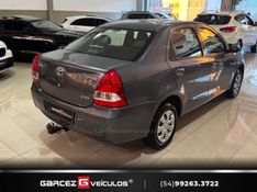 TOYOTA ETIOS 1.5 XS SEDAN 16V 2016/2016 GARCEZ VEÍCULOS BENTO GONÇALVES / Carros no Vale