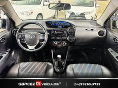 TOYOTA ETIOS 1.5 XS SEDAN 16V 2016/2016 GARCEZ VEÍCULOS BENTO GONÇALVES / Carros no Vale
