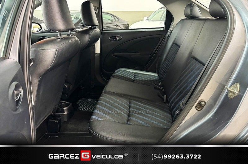 TOYOTA ETIOS 1.5 XS SEDAN 16V 2016/2016 GARCEZ VEÍCULOS BENTO GONÇALVES / Carros no Vale
