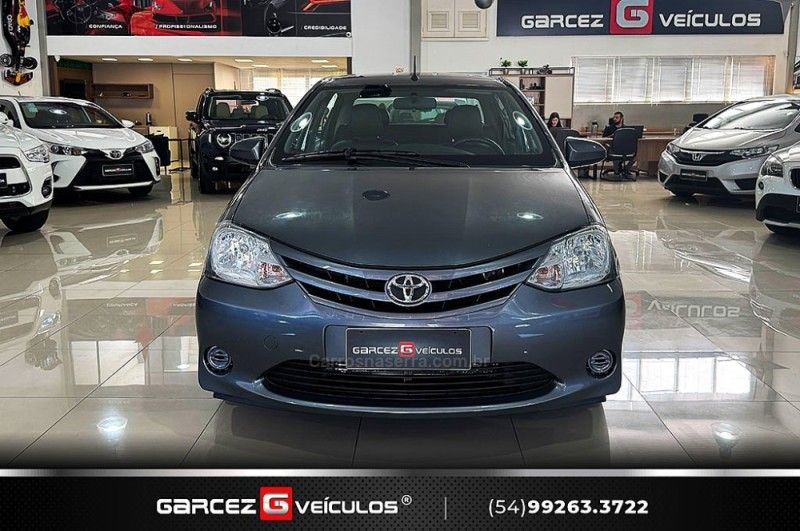 TOYOTA ETIOS 1.5 XS SEDAN 16V 2016/2016 GARCEZ VEÍCULOS BENTO GONÇALVES / Carros no Vale