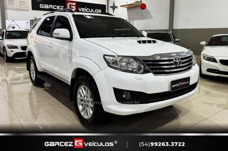 TOYOTA HILUX SW4 3.0 SRV 4X4 16V TURBO INTERCOOLER 2013/2013 GARCEZ VEÍCULOS BENTO GONÇALVES / Carros no Vale
