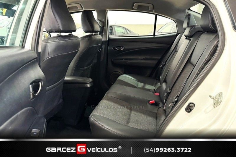 TOYOTA YARIS 1.5 XS CONNECT SEDAN 16V 2022/2023 GARCEZ VEÍCULOS BENTO GONÇALVES / Carros no Vale