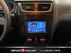 VOLKSWAGEN FOX 1.0 MI TREND 8V 2010/2011 GARCEZ VEÍCULOS BENTO GONÇALVES / Carros no Vale