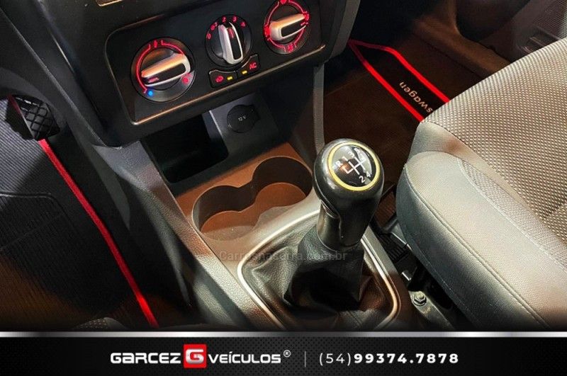 VOLKSWAGEN FOX 1.0 MI TREND 8V 2010/2011 GARCEZ VEÍCULOS BENTO GONÇALVES / Carros no Vale
