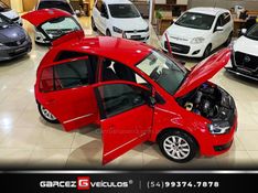 VOLKSWAGEN FOX 1.0 MI TREND 8V 2010/2011 GARCEZ VEÍCULOS BENTO GONÇALVES / Carros no Vale