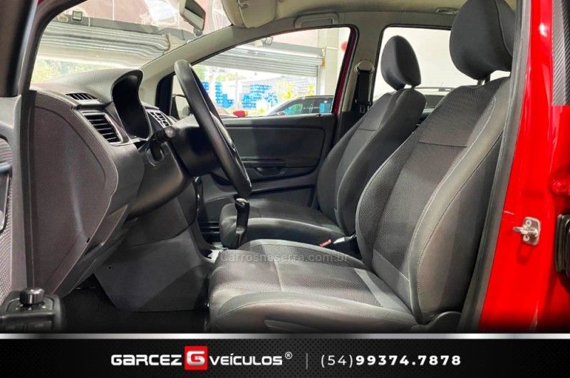 VOLKSWAGEN FOX 1.0 MI TREND 8V 2010/2011 GARCEZ VEÍCULOS BENTO GONÇALVES / Carros no Vale