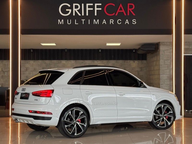 AUDI Q3 1.4 TFSI BLACK EDITION S TRONIC 2018/2019 GRIFFCAR MULTIMARCAS DOIS IRMÃOS / Carros no Vale
