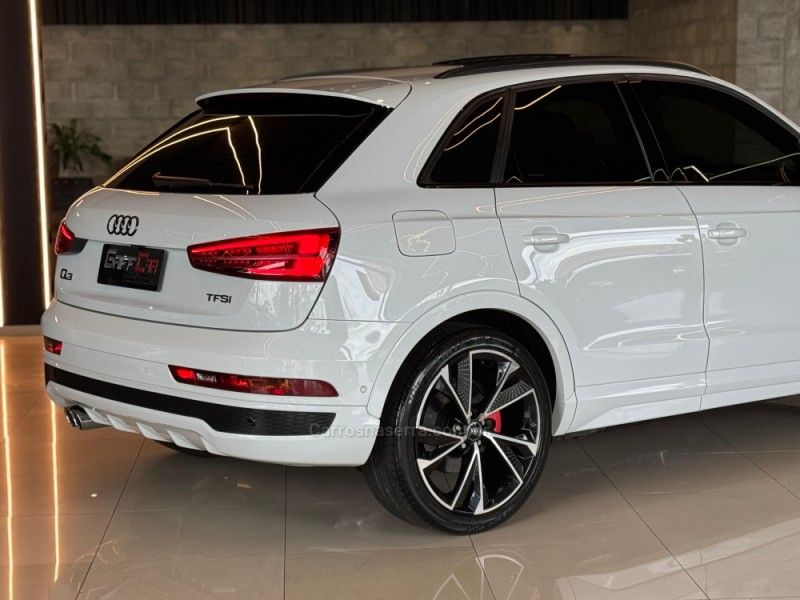 AUDI Q3 1.4 TFSI BLACK EDITION S TRONIC 2018/2019 GRIFFCAR MULTIMARCAS DOIS IRMÃOS / Carros no Vale