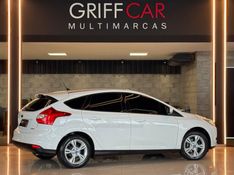 FORD FOCUS 1.6 S 16V 2014/2015 GRIFFCAR MULTIMARCAS DOIS IRMÃOS / Carros no Vale