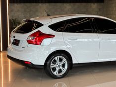 FORD FOCUS 1.6 S 16V 2014/2015 GRIFFCAR MULTIMARCAS DOIS IRMÃOS / Carros no Vale