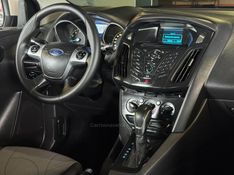 FORD FOCUS 1.6 S 16V 2014/2015 GRIFFCAR MULTIMARCAS DOIS IRMÃOS / Carros no Vale