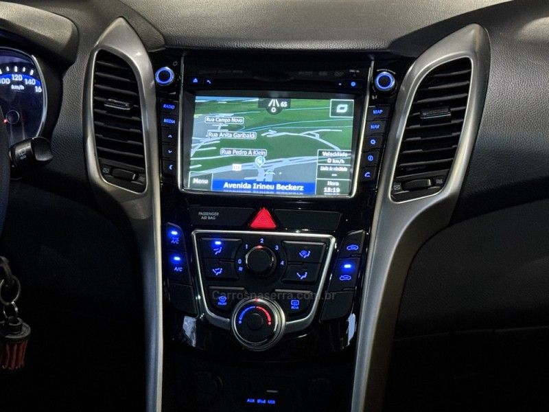 HYUNDAI I30 1.8 MPI 16V 2015/2016 GRIFFCAR MULTIMARCAS DOIS IRMÃOS / Carros no Vale