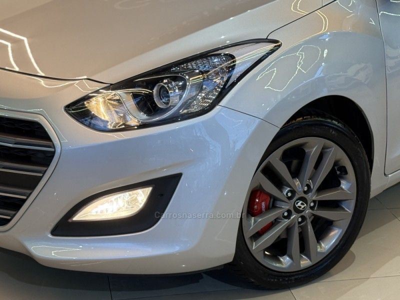 HYUNDAI I30 1.8 MPI 16V 2015/2016 GRIFFCAR MULTIMARCAS DOIS IRMÃOS / Carros no Vale