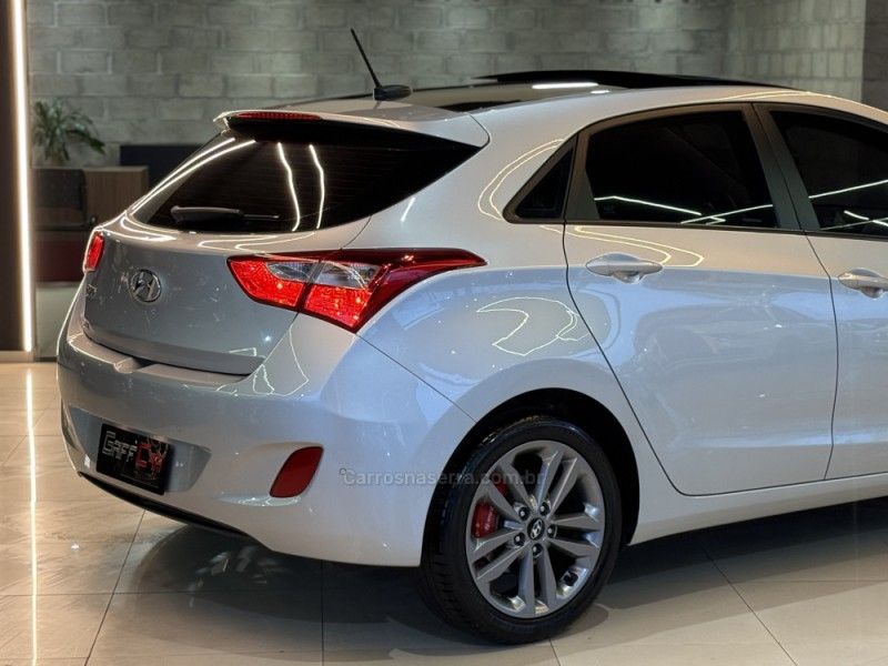 HYUNDAI I30 1.8 MPI 16V 2015/2016 GRIFFCAR MULTIMARCAS DOIS IRMÃOS / Carros no Vale