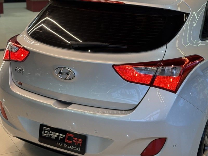 HYUNDAI I30 1.8 MPI 16V 2015/2016 GRIFFCAR MULTIMARCAS DOIS IRMÃOS / Carros no Vale