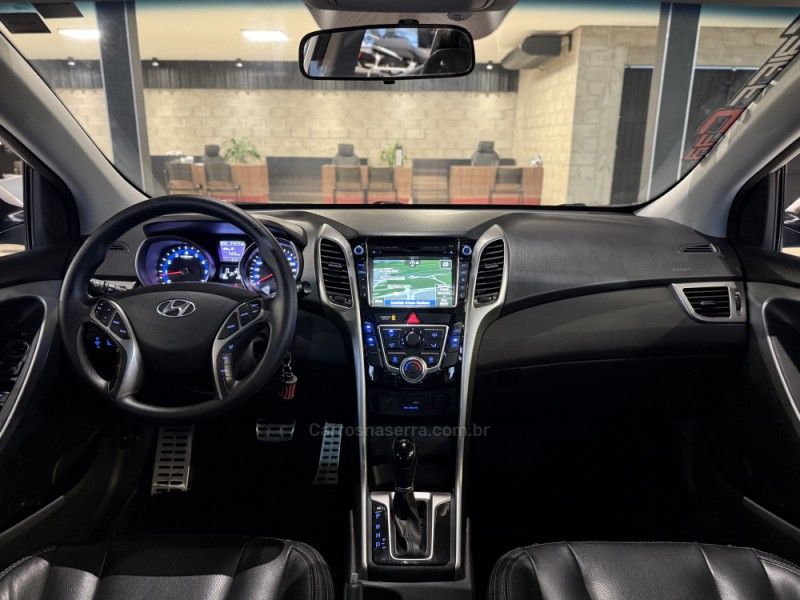 HYUNDAI I30 1.8 MPI 16V 2015/2016 GRIFFCAR MULTIMARCAS DOIS IRMÃOS / Carros no Vale