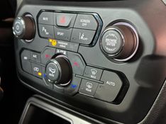 JEEP RENEGADE 1.3 LONGITUDE T270 TURBO 2023/2024 GRIFFCAR MULTIMARCAS DOIS IRMÃOS / Carros no Vale