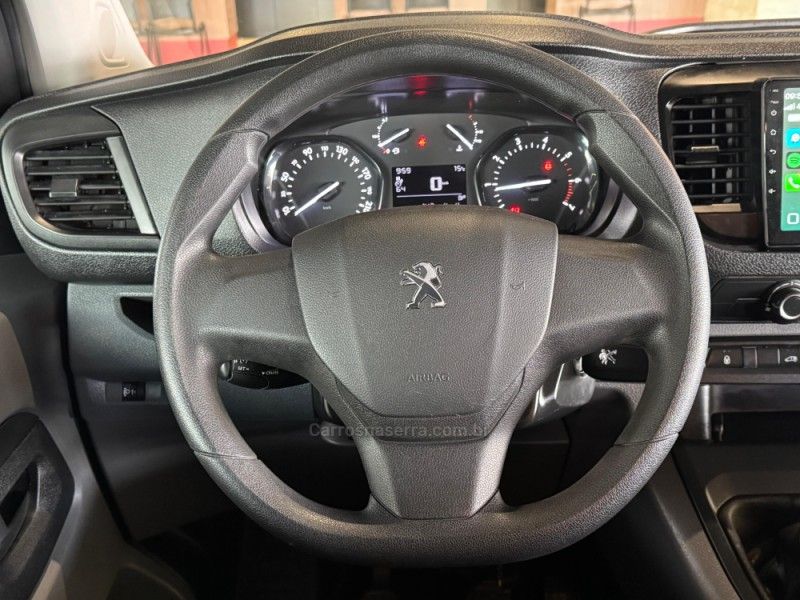 PEUGEOT EXPERT 1.6 BLUEHDI BUSINESS PACK 2021/2022 GRIFFCAR MULTIMARCAS DOIS IRMÃOS / Carros no Vale