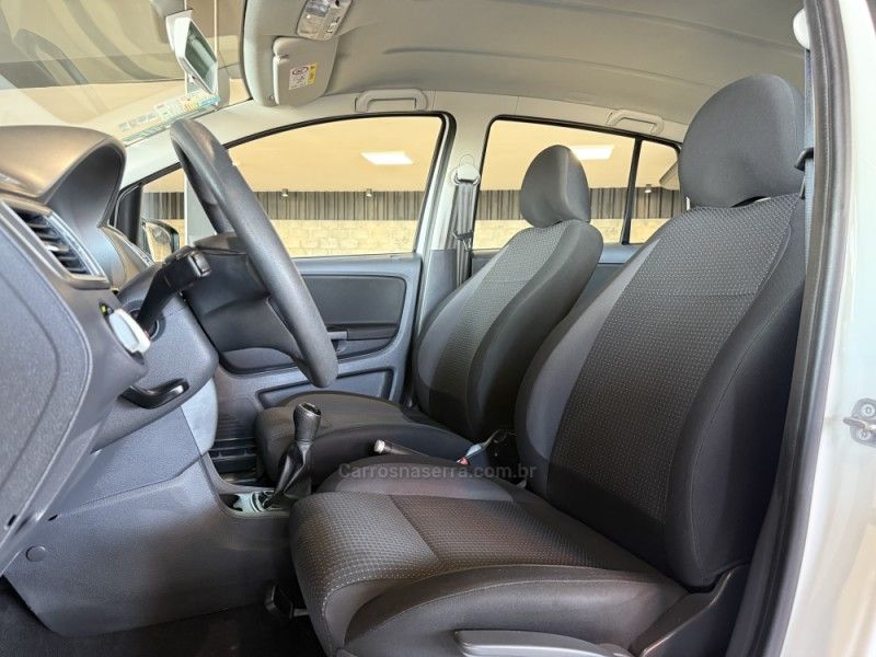 VOLKSWAGEN FOX 1.6 CONNECT 8V 2019/2019 GRIFFCAR MULTIMARCAS DOIS IRMÃOS / Carros no Vale